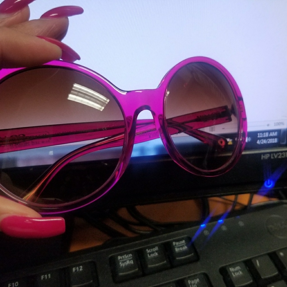 SOLD & SHIPPED to @shanleleux